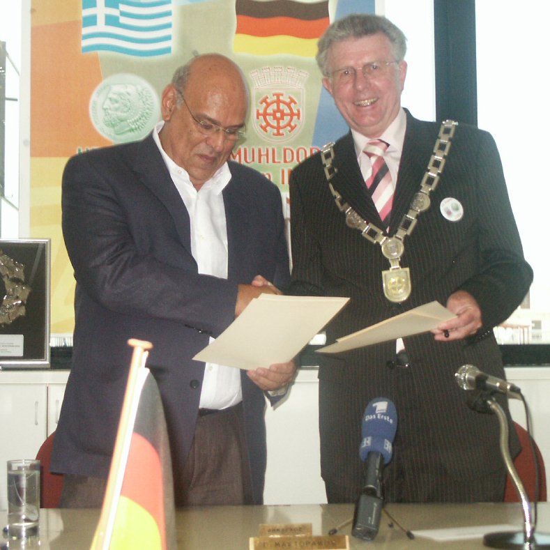 Städtepartnerschaft Iraklio: Urkundenunterzeichnung