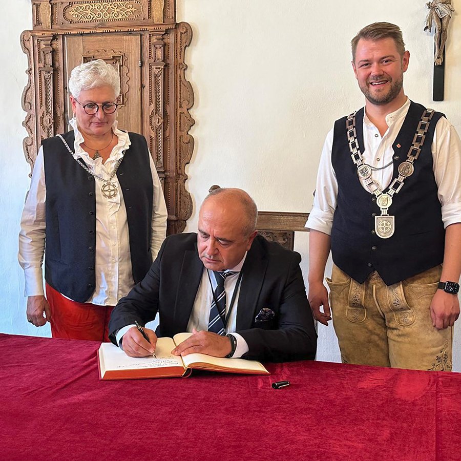 Städtepartnerschaft Iraklio: Eintrag Goldenes Buch